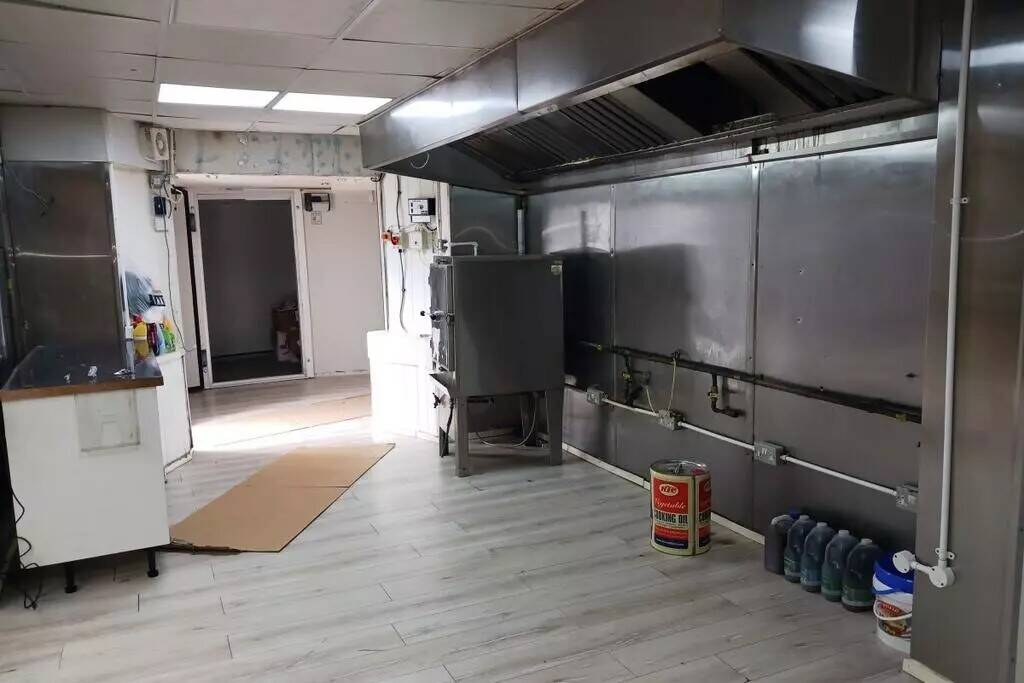 I have pizza shop closed for rent  Photo 4