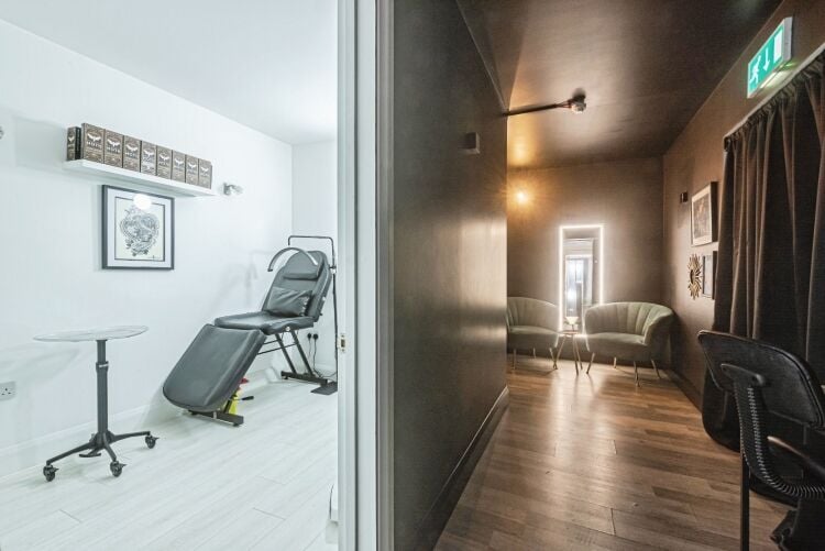 Established Tanning & Beauty Salon - Basingstoke