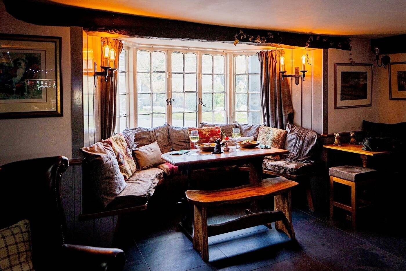 One Of The South West's Finest Country Inns With 10 Ensuite Letting Bedrooms & A Letting Apartment