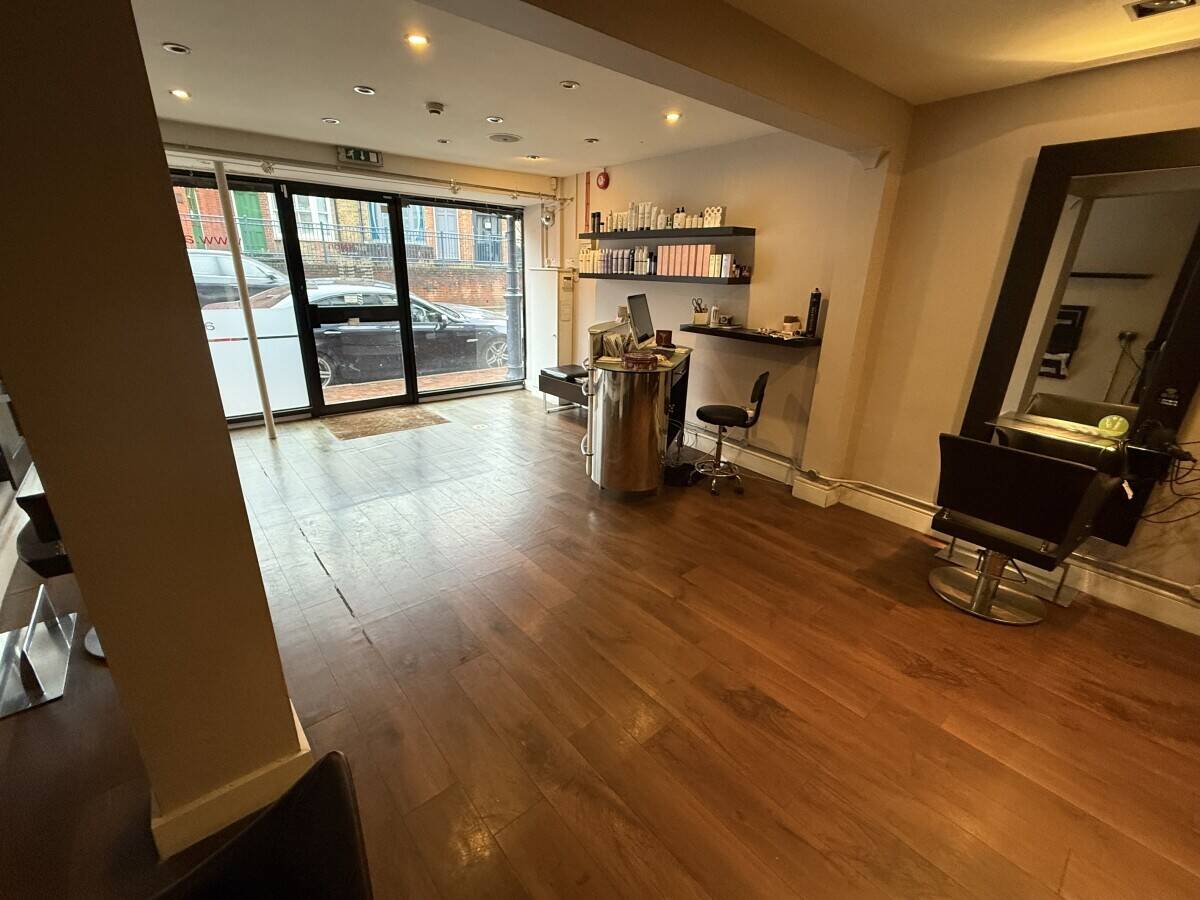 Hair Salon for Sale Apsley Hemel Hempstead Photo 4