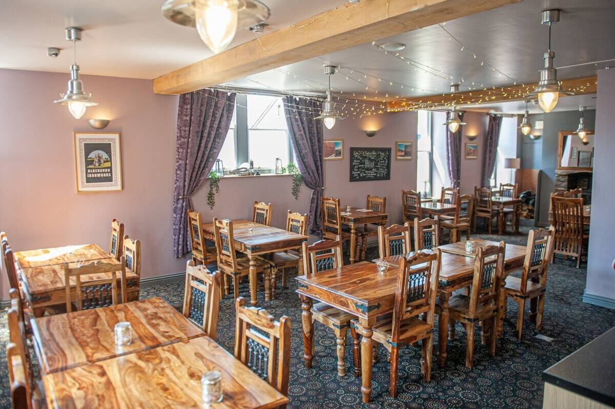 LION HOTEL & RESTAURANT BROAD STREET BLAENAVON TORFAEN - FOR SALE BY PUBLIC AUCTION