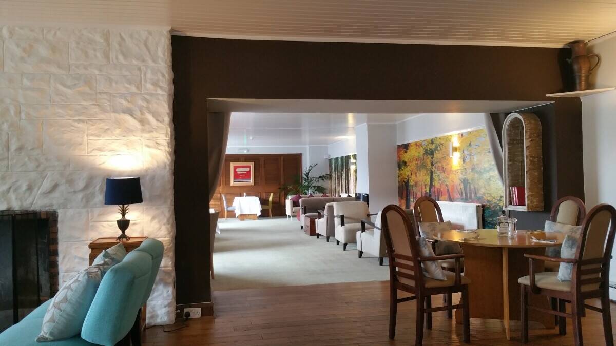 Established, Attractive 12-Bedroom Lochside Hotel - For Sale Photo 4