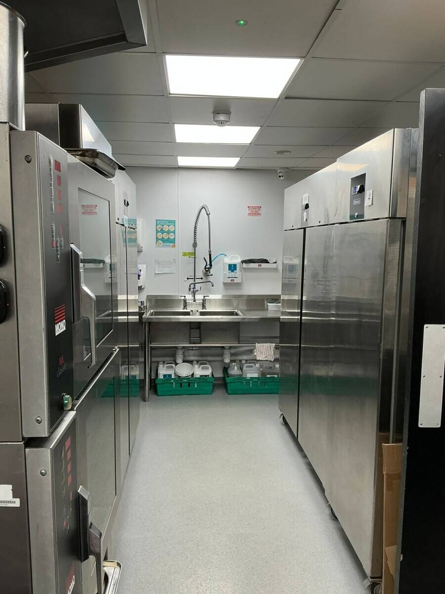 NEW takeaway for sale in Lytham Photo 3