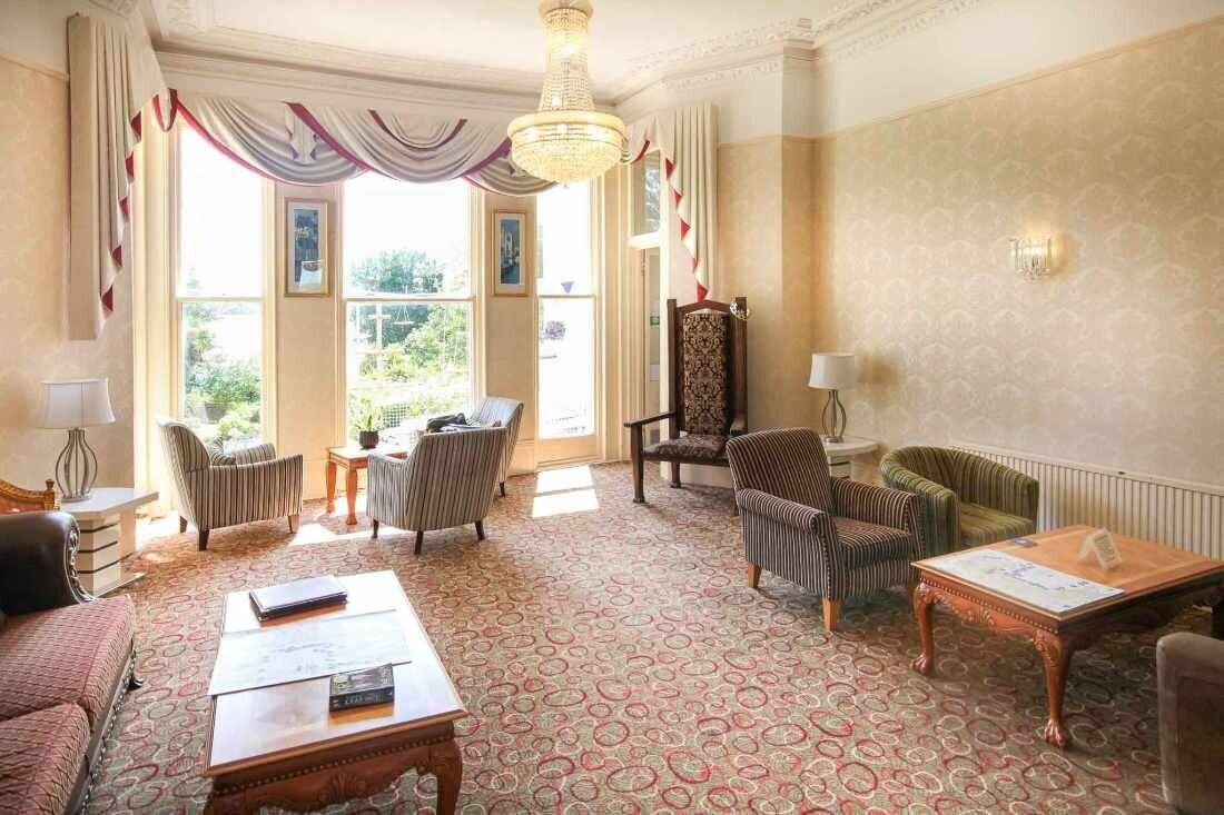 An Excellently Presented, 30-Bedroom En-suite Hotel