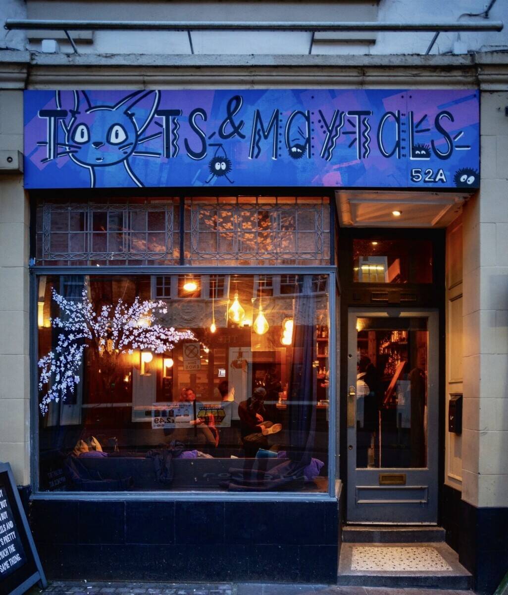Cocktail Bar In Leicester City Center For Sale
