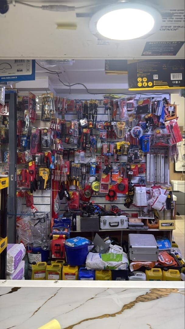 DIY/Bathrooms Store in East London Photo 4
