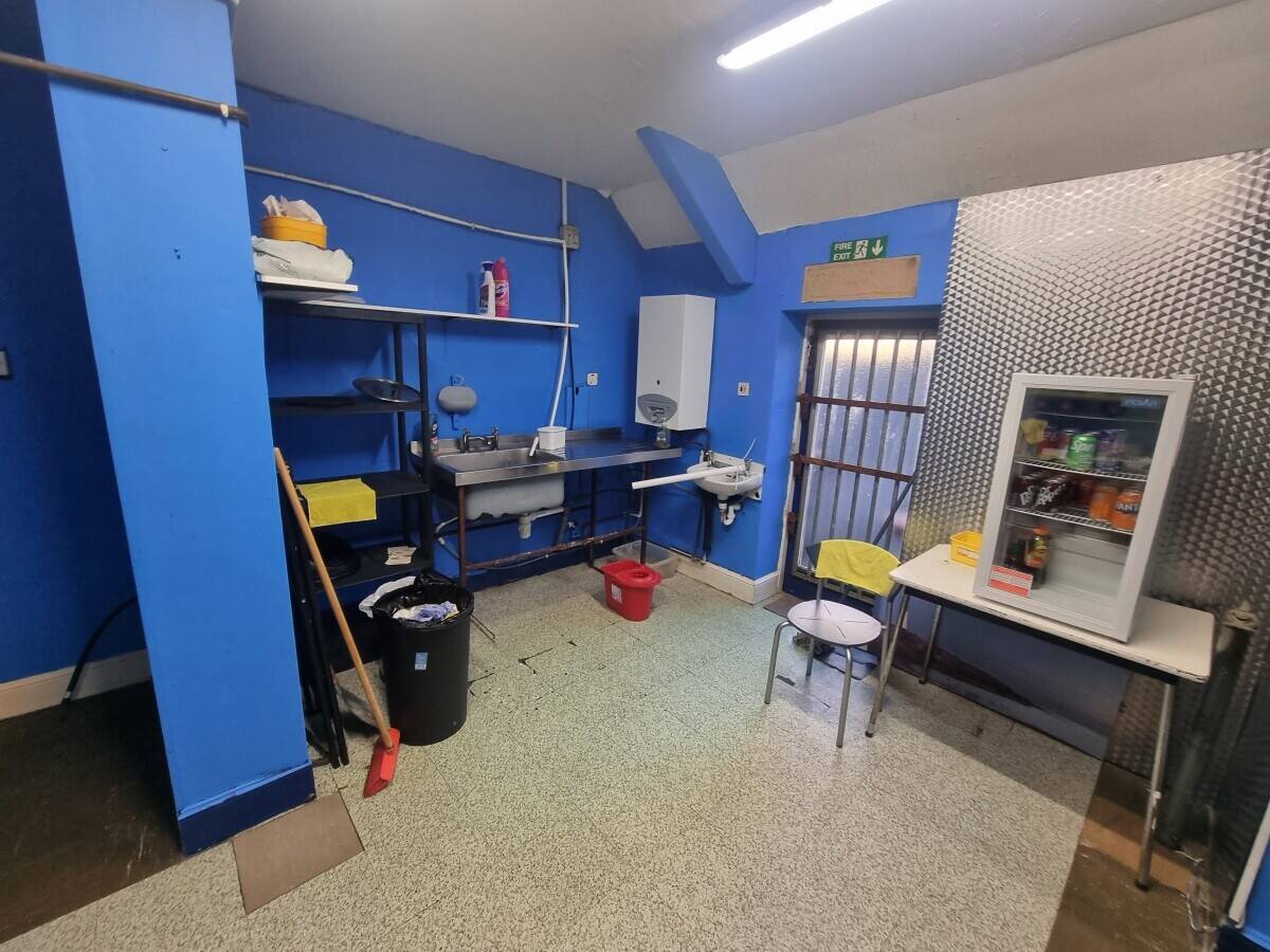 Fish n chips shop Photo 4