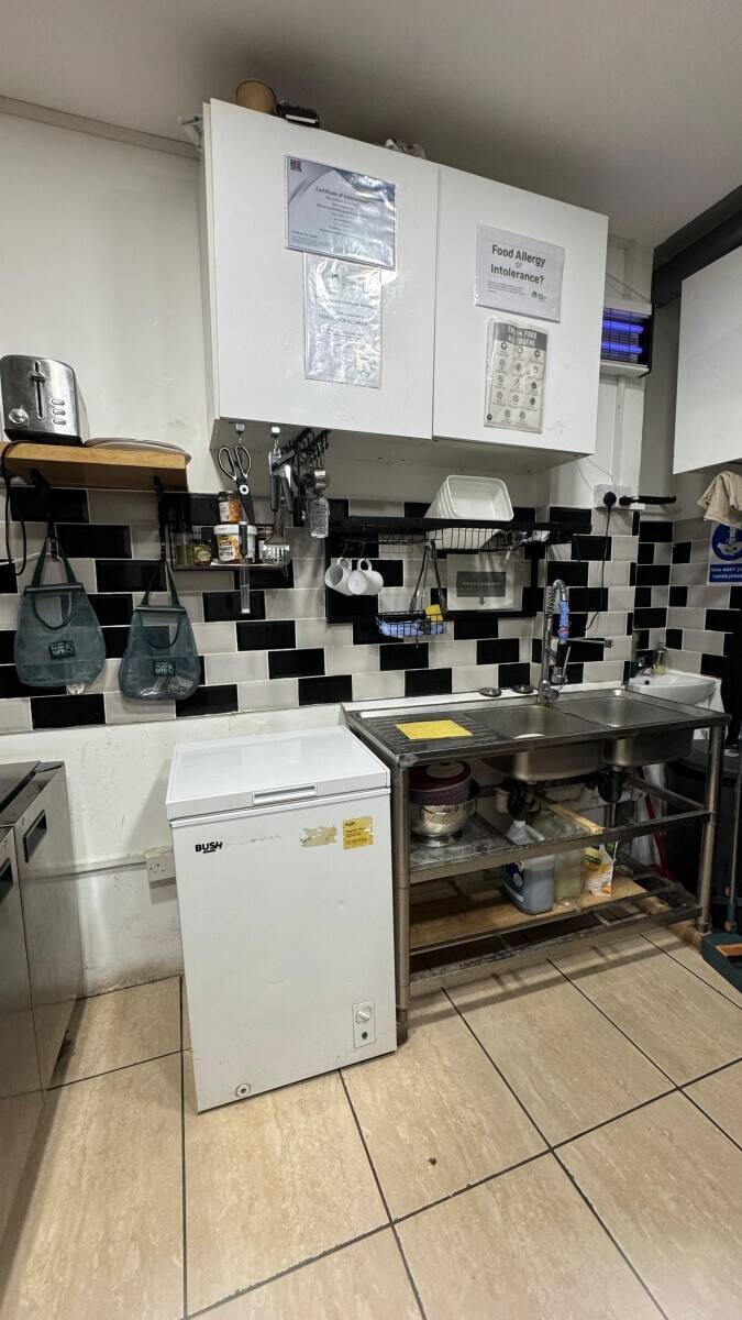Takeaway Unit for sale - Central London Photo 4