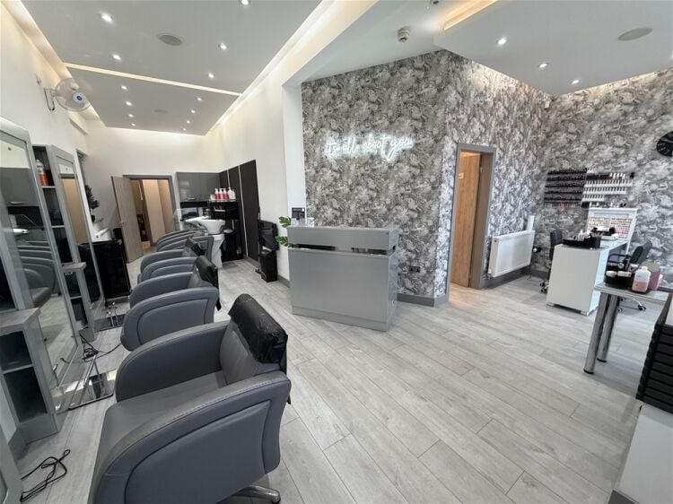Beauty, Therapy & Tanning For Sale in Barnsley Photo 4