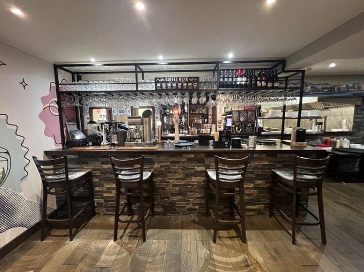 Hot Opportunity: Stylish Bar & Grill with Prime Location in Liverpool