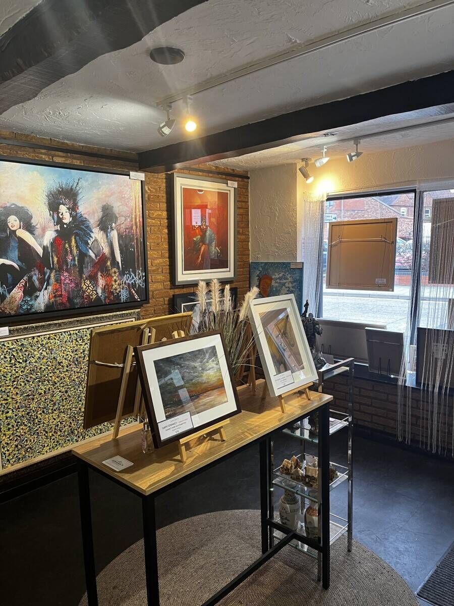 Art gallery & Antiques for sale in Tamworth Staffordshire
 Photo 5