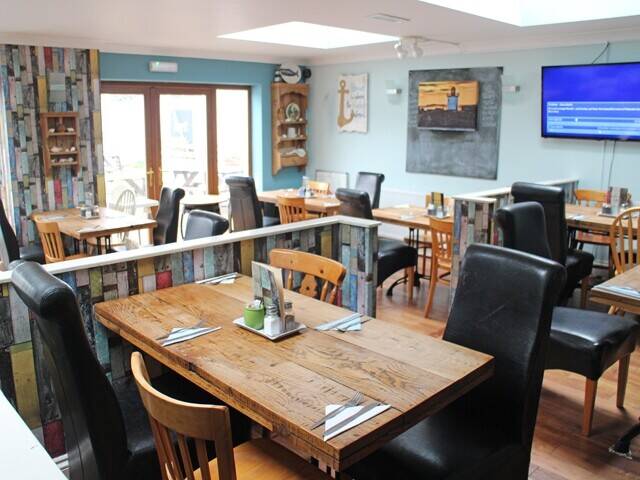 CARMARTHENSHIRE - CLOSED PUBLIC HOUSE WITH PLANNING PERMISSION