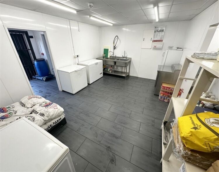 Refurbished corner fish & chip shop with let flat, Worcester