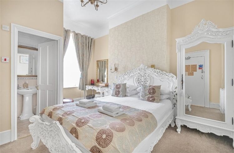 Established Seven-Bedroom Guest House in the Heart of Torquay For Sale in Torquay