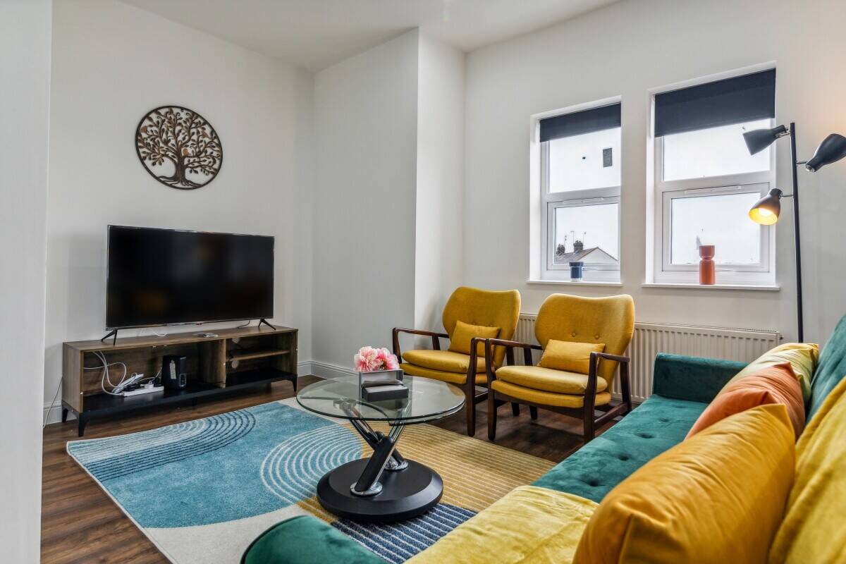 Exclusive Serviced Accommodation Agency with 15 leasehold properties in London, Kent & Essex Photo 3