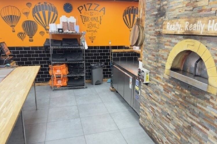 Franchise Pizza Restaurant/Takeaway - Northenden Photo 4