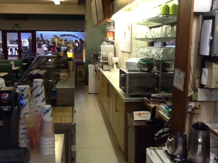 EXCELLENT COFFEE SHOP/CAFE OPPORTUNITY IN MAJOR SOUTH WALES SHOPPING CENTRE Photo 4