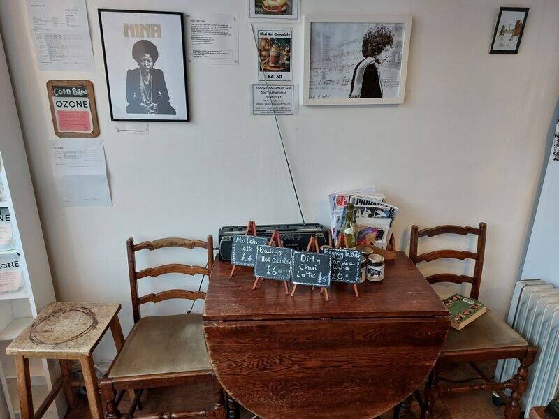 REDUCED !! Delightful Coffee House and Cafe T/a Bison, 17 Heslington Road, York, YO10 5AR Photo 4
