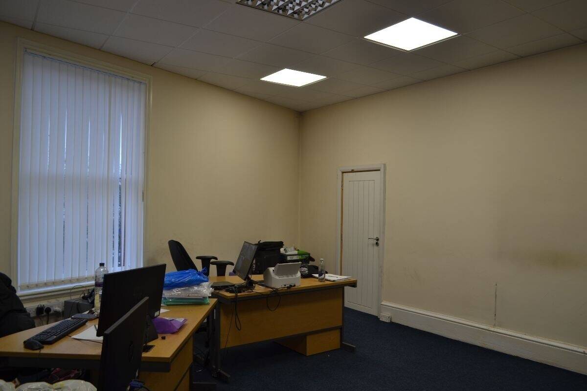 CS0350 - PRIME FREEHOLD INVESTMENT OPPORTUNITY Photo 4