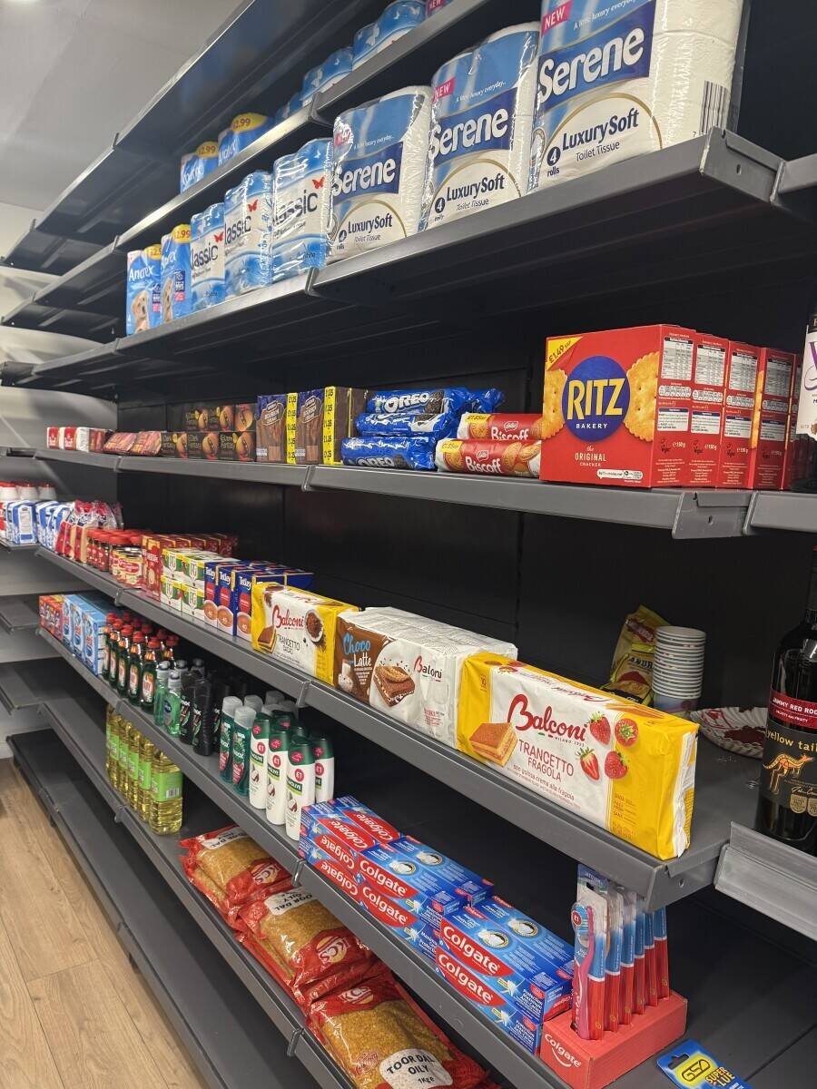 Off Licence & Grocery Shop for Sale – Bounds Green in a prime location Photo 4