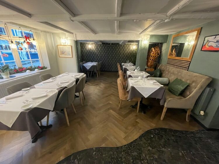 Beautifully Presented Restaurant & 3 Bedroom Flat Photo 4