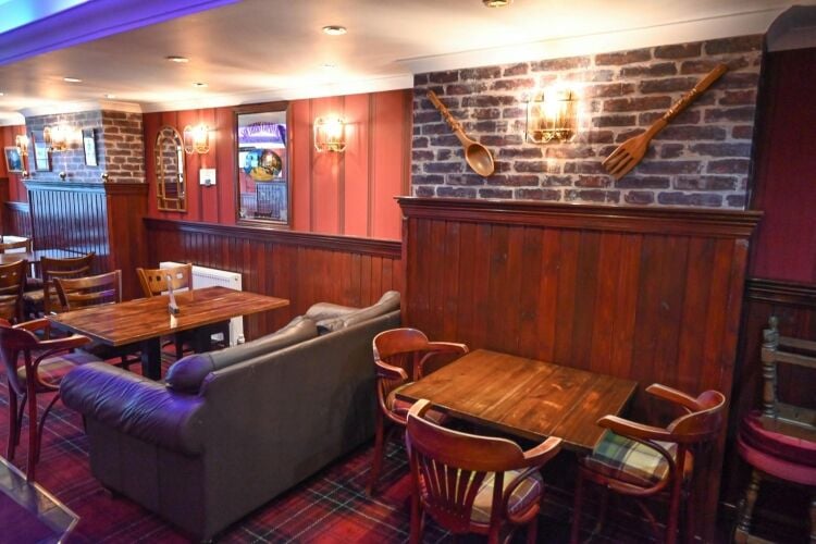 Highly Profitable Highland Inn, Restaurant, Bar and Accommodation Photo 4