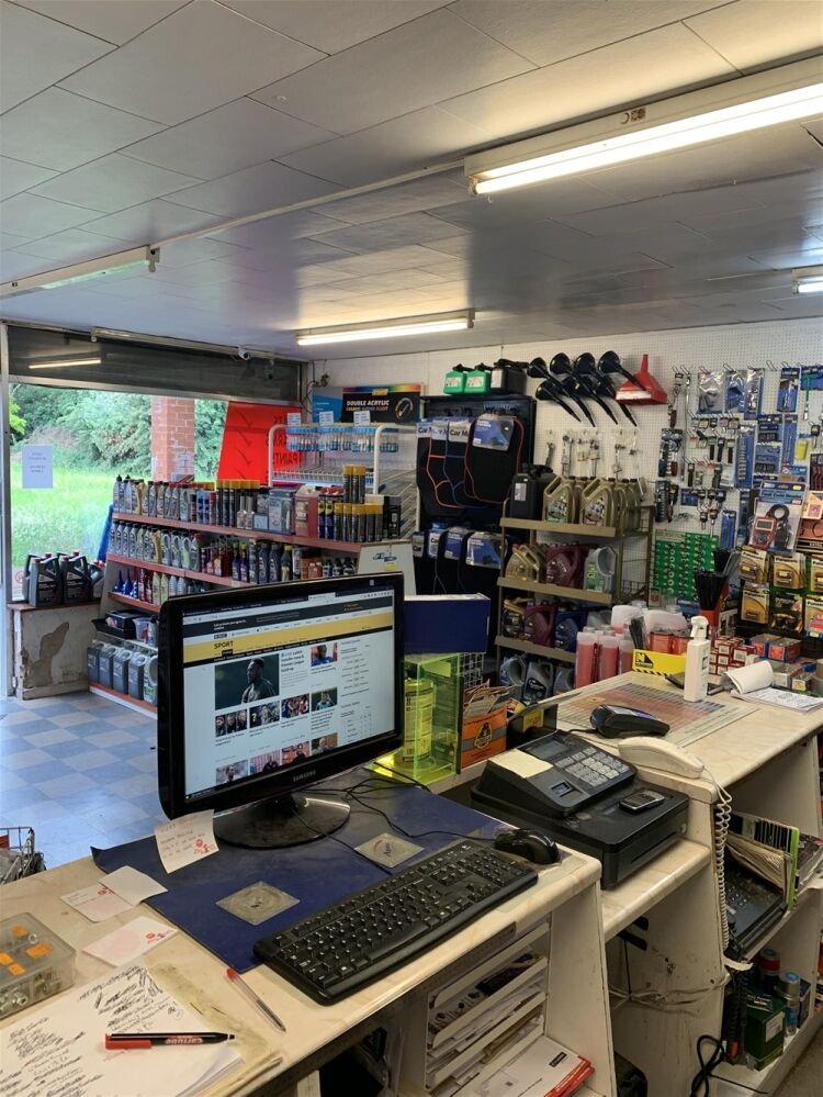 RETAIL AUTO PARTS & SPARES CENTRE NEAR ASHBY DE LA ZOUCH