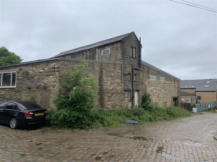 FREEHOLD VACANT COMMERCIAL INVESTMENT OR DEVELOPMENT PROPERTY IN HALIFAX