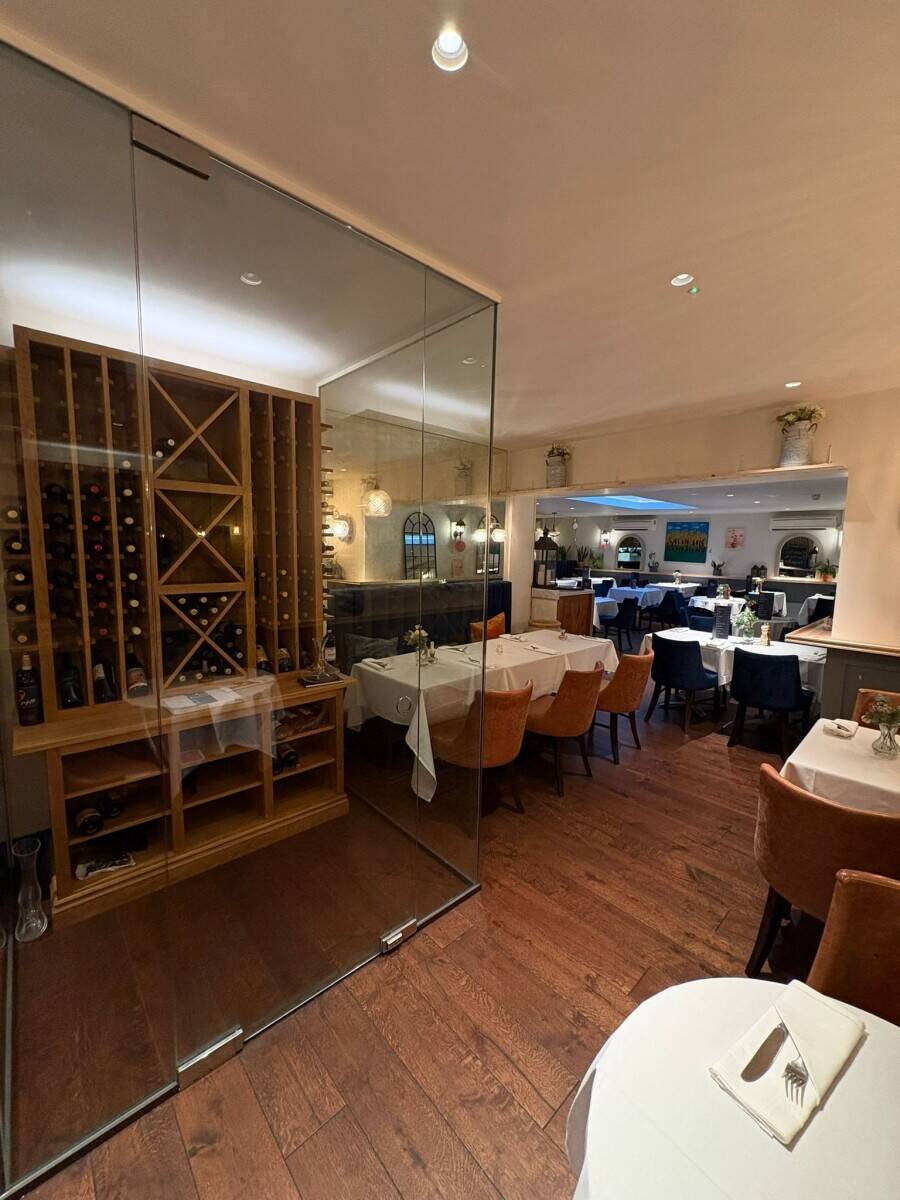 British Restaurant For Sale in Weybridge Photo 4