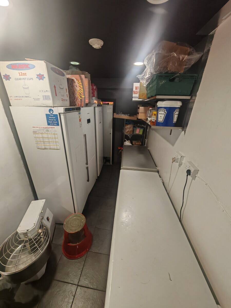 Prime Location Fast Food and Burger Takeaway Business Opportunity with Loyal Customers  Photo 4
