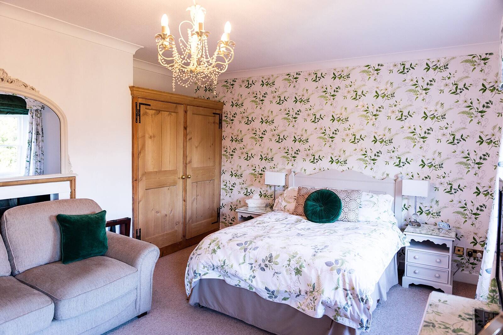 WORCESTERSHIRE - EDGE OF RIVERSIDE TOWN COUNTRY HOUSE HOTEL