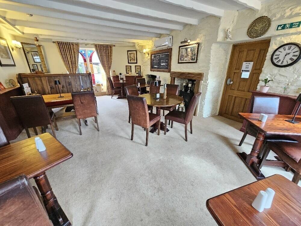 Profitable High Turnover Character Cornish Inn With 6 Letting Rooms & A 2 Bedroom Cottage