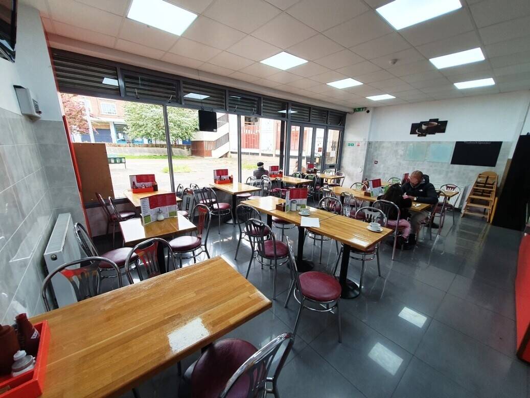 CAFÉ FOR SALE IN GREENWICH, LONDON - FULL A3 & ALCOHOL LICENCE (2300)