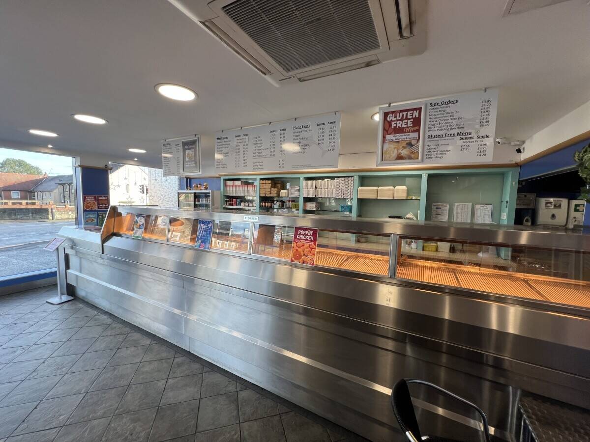 Very Well Presented Traditional Freehold Fish and Chip shop (ref 1802) Photo 4