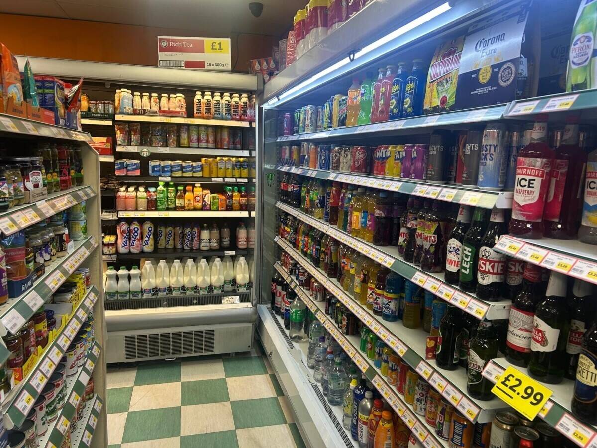 Profitable Convenience Store & Off Licence with  Low Rent & New Lease - Northampton Photo 4