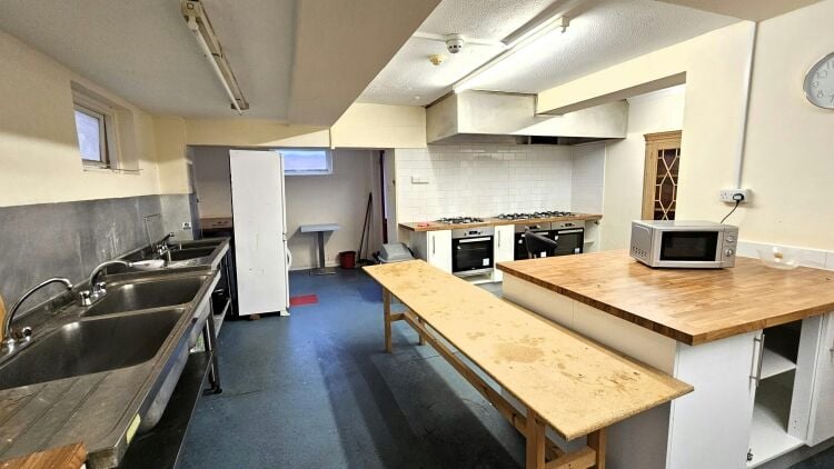 Well Located Limited Service Hotel with Further Development Potential Photo 4