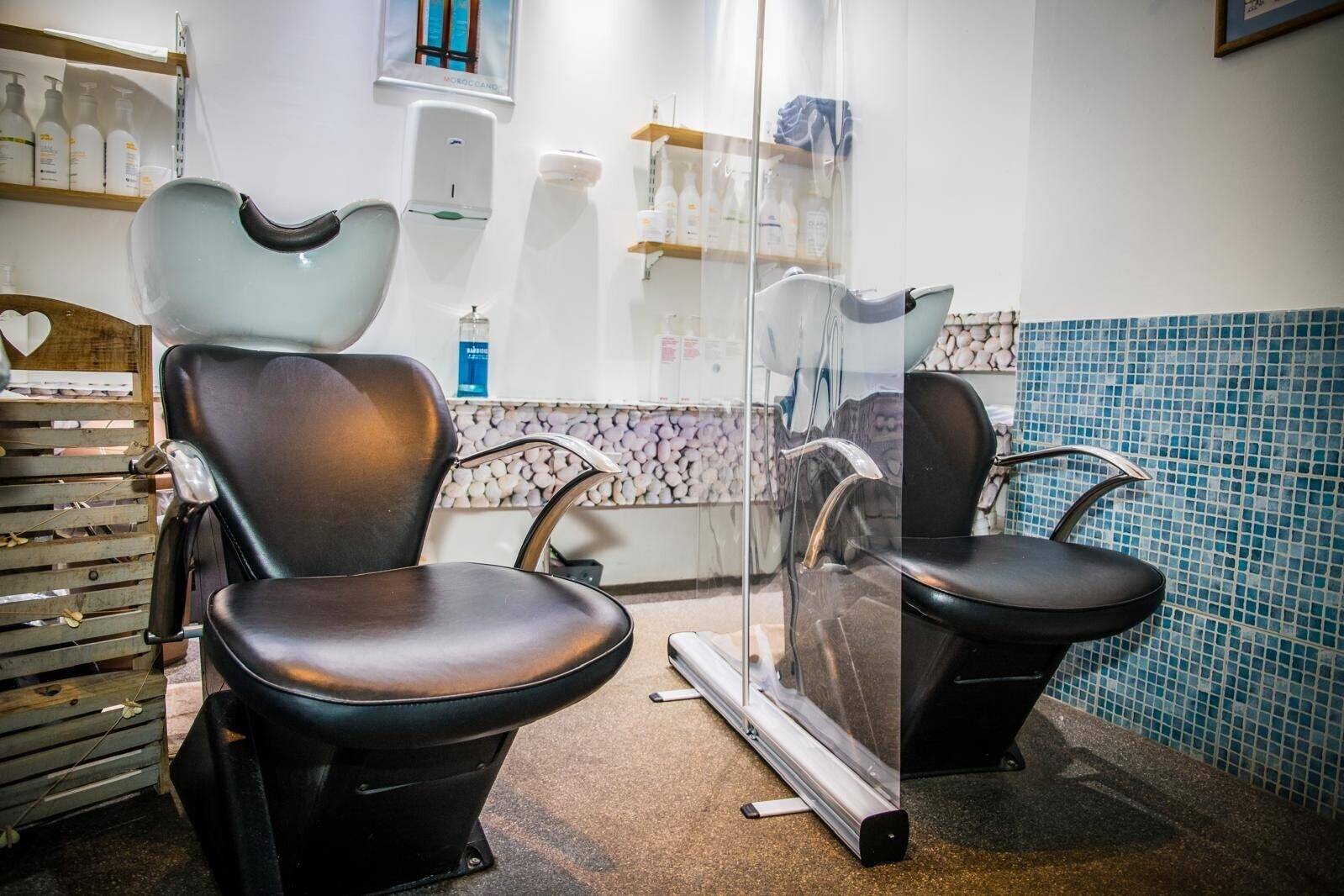 Profitable hair salon based in Bedfordshire operating successfully for over 25 years. Photo 4