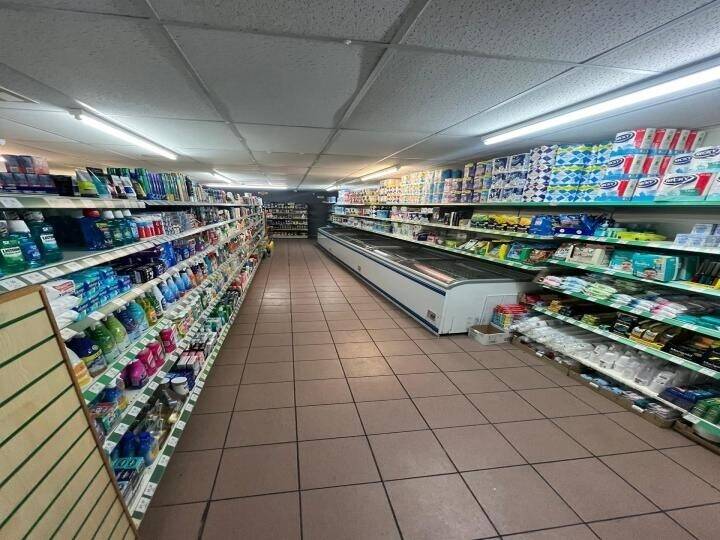 OFF LICENSE LEASE FOR SALE IN PRIME LOCATION IN RAYLEIGH WITH HIGH POTENTIAL TO INCREASE SALES Photo 4