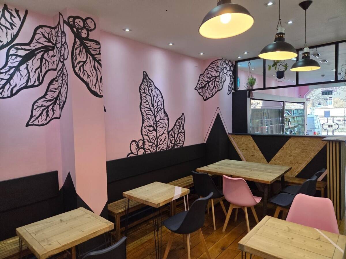 EXCEPTIONAL COFFEE SHOP WITH BAKES IN LEEDS: EARLY SALE DESIRED