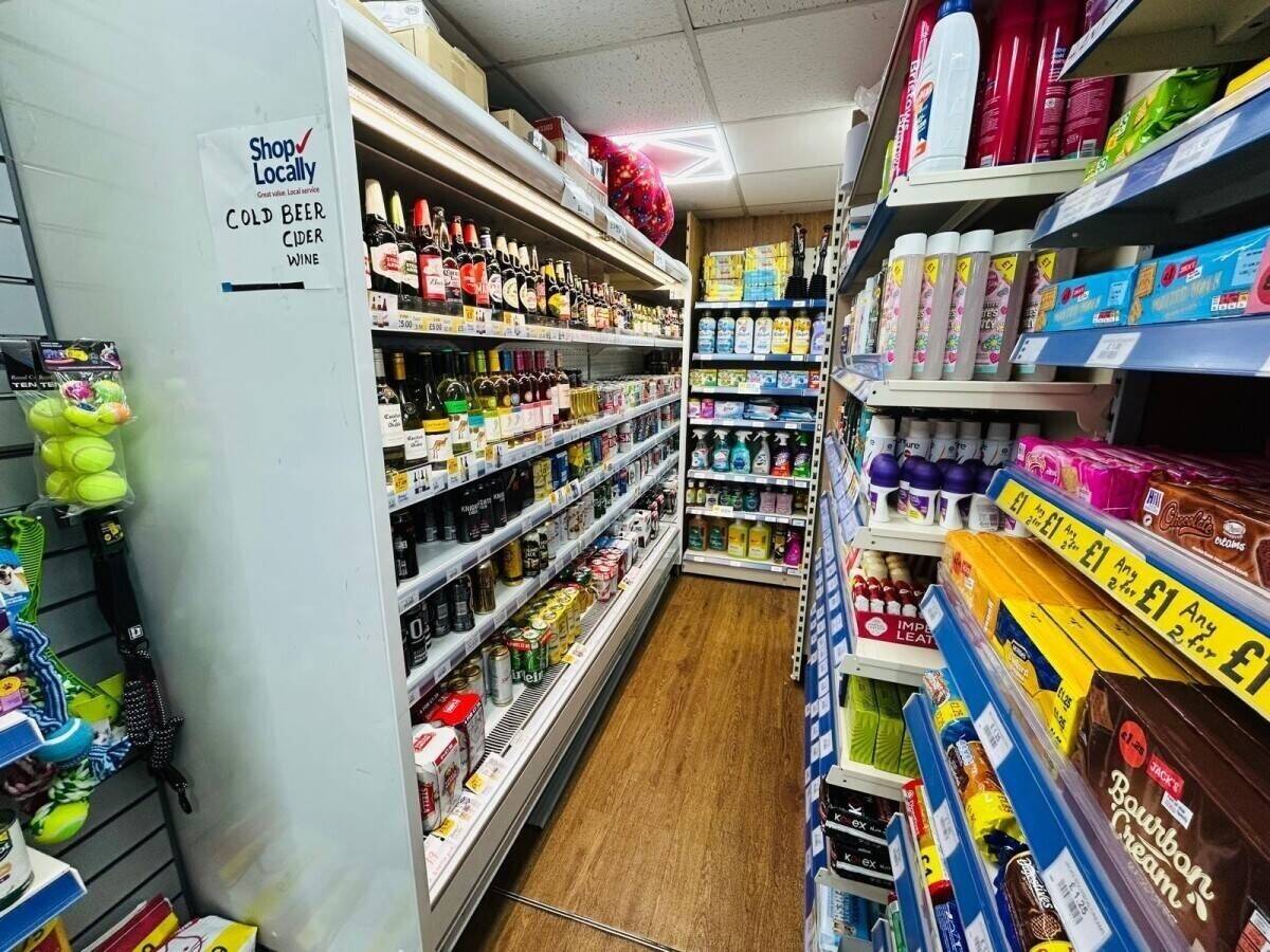High street Off licence for sale