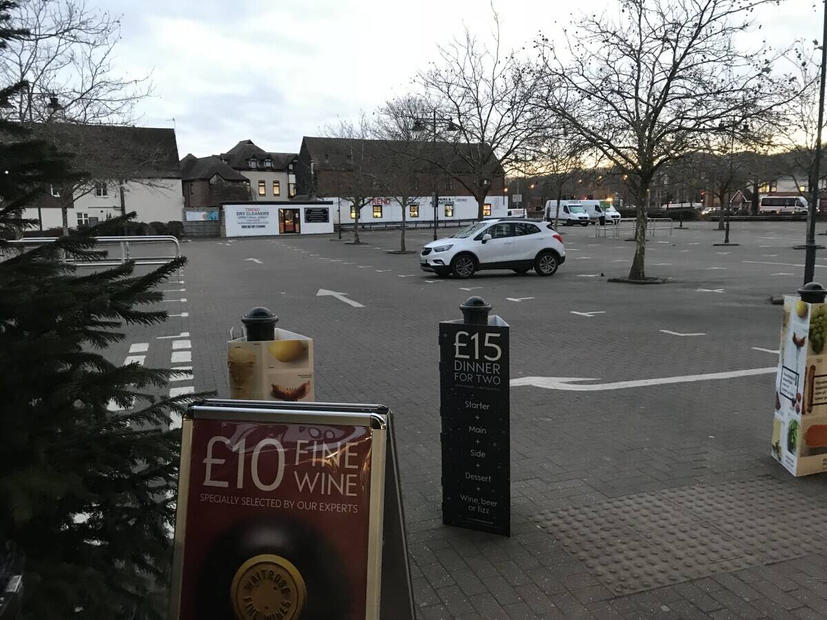 On site dry cleaning business or excellent retail unit for sale in Godalming,Surrey