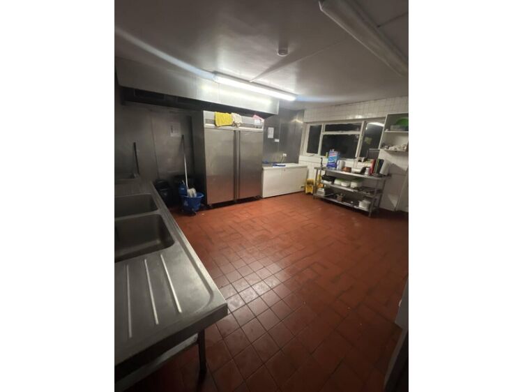 Crisp Returns Daily – Established Fish & Chip Shop in Lewisham Photo 4