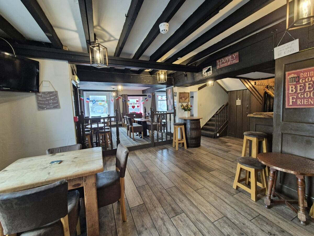 SOUTH LAKELAND - REFURBISHED VILLAGE PUB SITUATED CLOSE TO THE LAKE DISTRICT Photo 4
