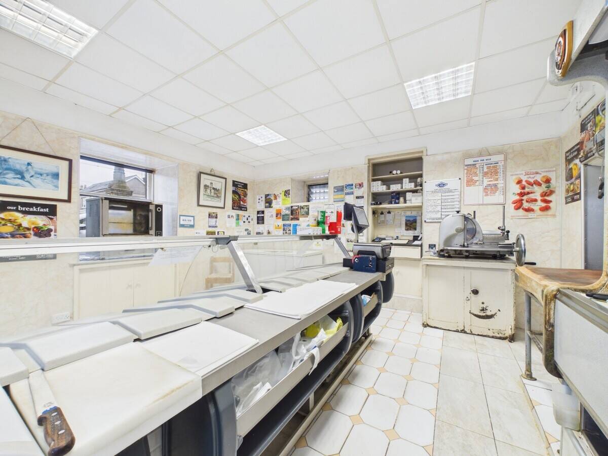 Long established family butchers occupying prime freehold premises within affluent tourist town Photo 4