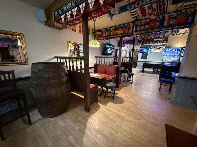 Freehold Public House in Tiverton For Sale in Tiverton Photo 4