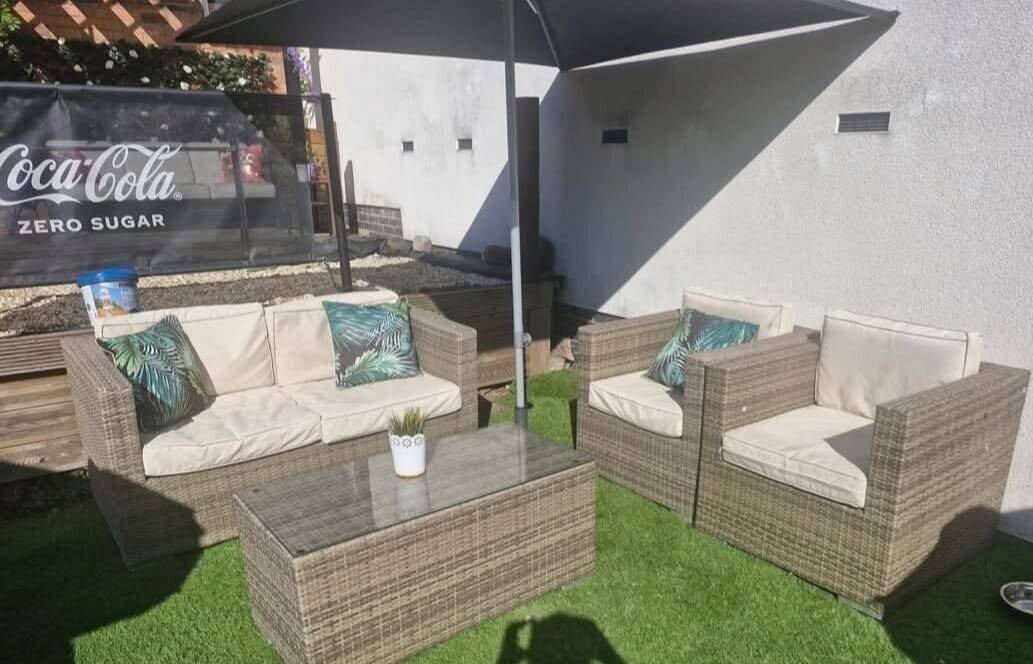 POPULAR CAFÉ & BISTRO + 1 BED FLAT, GEDLING, NOTTINGHAM 'For Sale'