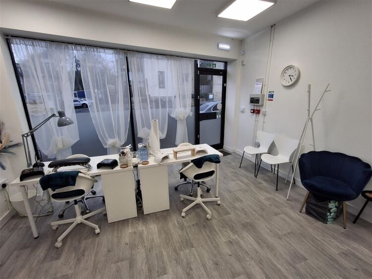 Beauty, Therapy & Tanning For Sale in Birkenshaw