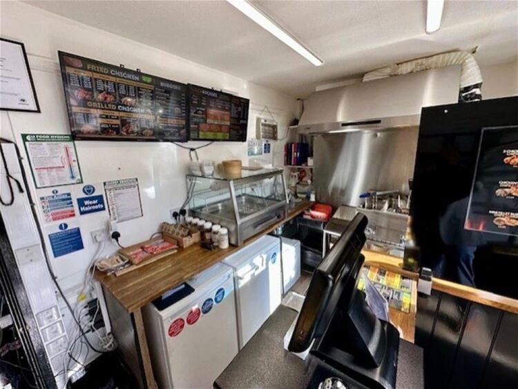 LEASEHOLD FRIED CHICKEN/BURGER TAKEAWAY Photo 4
