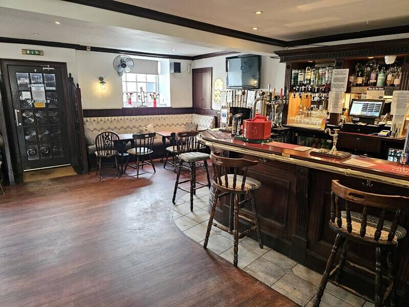 Pub & restaurant, with prime High Street trading location,  in the same family since 1980.