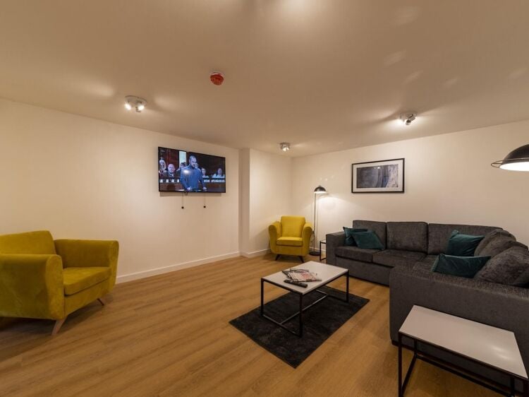 Freehold HMO Located In Long Eaton, Nottinghamshire Photo 4
